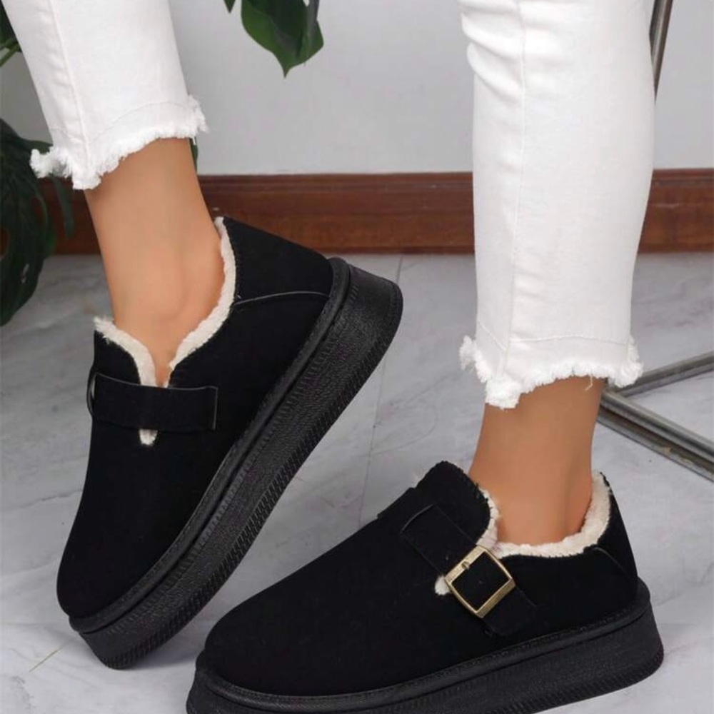 Black Women's Shoes with Faux Fur Lining